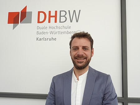 Prof. Dr. Jurlind Budurushi ist ein Cyber-Sicherheit-Enthusiast