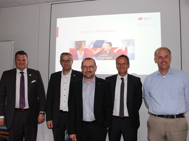 Gesamter Vorstand des Fördervereins der DHBW Karlsruhe e.V. wiedergewählt