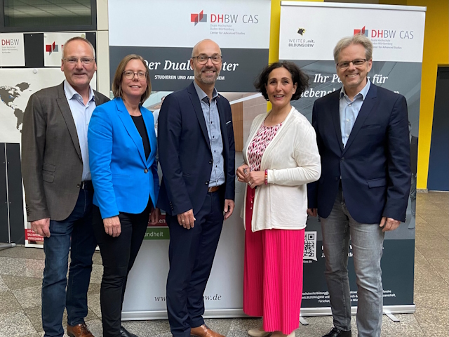 Team des DHBW CAS stellt Studienangebot vor und betonen Rolle der DHBW als Partner für lebenslanges Lernen