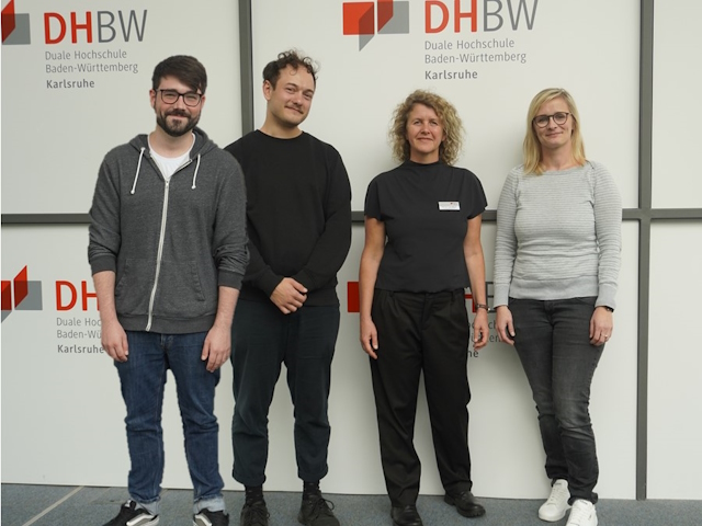 Beim Tag der Lehre präsentierten der Studiengang AGPW und EdCoN-Zentren ein Lehrkonzept, das den Theorie-Praxis-Transfer im Pflegestudium durch forschendes Lernen und E-Portfolios stärkt.